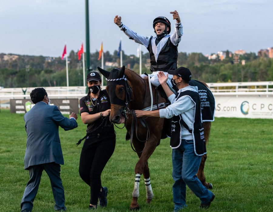 Raul Ramos y White Bay - Derby